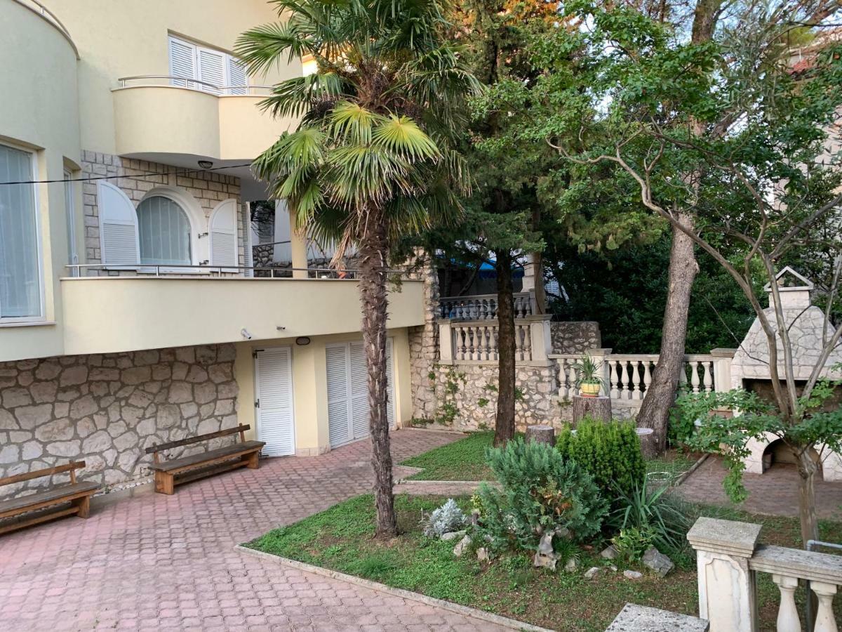 Apartments Lukas Novi Vinodolski Exterior foto